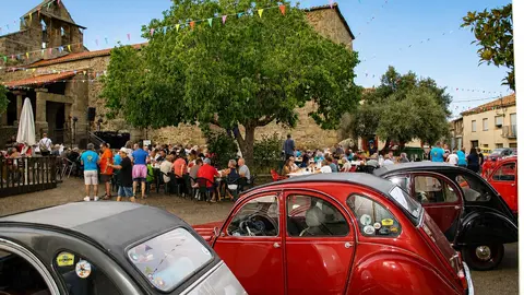 Citro&euml;n 2CV recorren Aliste. IMAGEN CEDIDA (6)