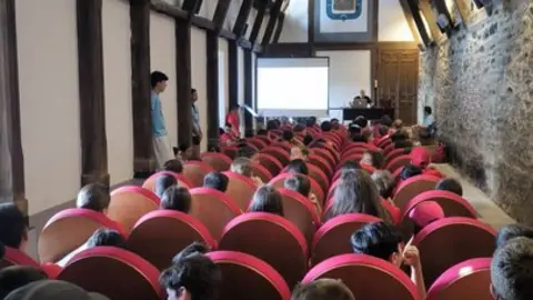 taller divulgativo sobre el eclipse solar en Puebla de Sanabria