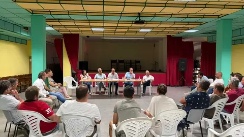 reuni&oacute;n Agricultura y agricultores por el Newcastle Valladolid