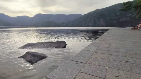 Vista del Lago de Sanabria al atardecer