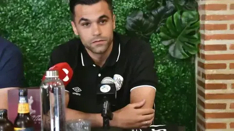 Dani Hern&aacute;ndez, en la rueda de prensa de su presentaci&oacute;n. Foto SalamancaAldia