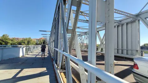 Vista del Puente de Hierro de Zamora