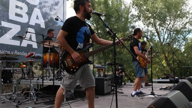 Primera jornada del Mubaza Fest con Driving Rain / Aullidos Rock Band
La Milker Band / Colectivo Mubazers DJ&acute;S