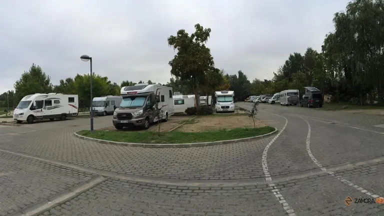 Área de autocaravanas en Valorio