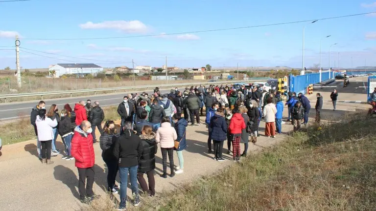 Huelga de trabajadores de Siro en la fábrica de Toro. Foto Archivo