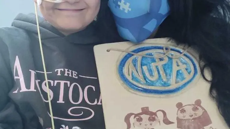 Paula y Alba, directora de la asociación infantil Somos Nupa