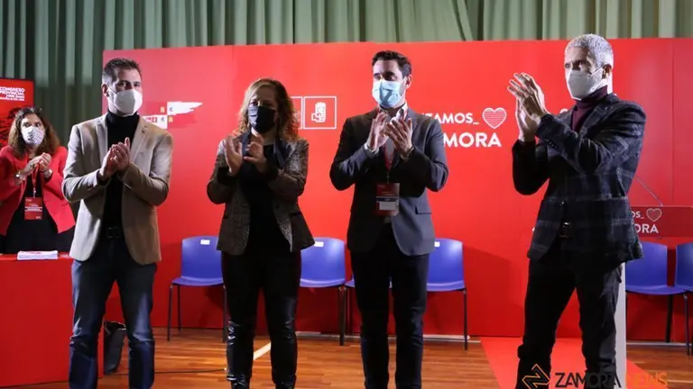 GALER&Iacute;A | El reelegido Antidio Fag&uacute;ndez, junto al ministro Marlaska y el secretario general del PSOE de Castilla y Le&oacute;n en el 14&ordm; Congreso Provincial del PSOE de Zamora. | FOTO: Marcos Vincente