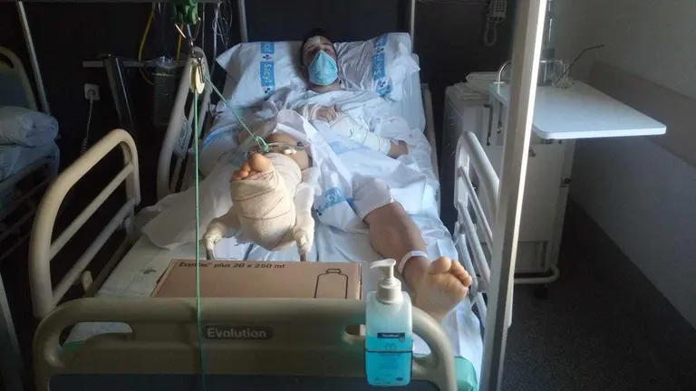 Carlos González Pérez, "Pupi", tras sufrir un accidente laboral