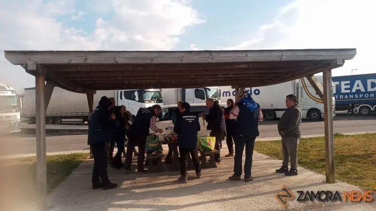 El convoy zamorano durante un descanso