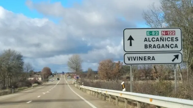 Foto de archivo carreteras N-122