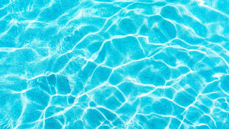 Agua piscina