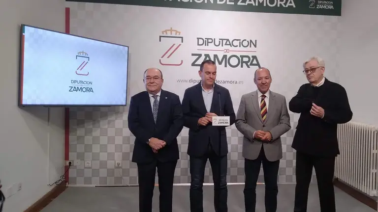 Diputación Ceoe y  Cámara de Comercio se unen en una manifestación