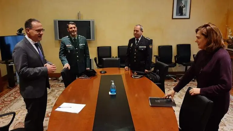 El subdelegado preside la reunión con las FCSE