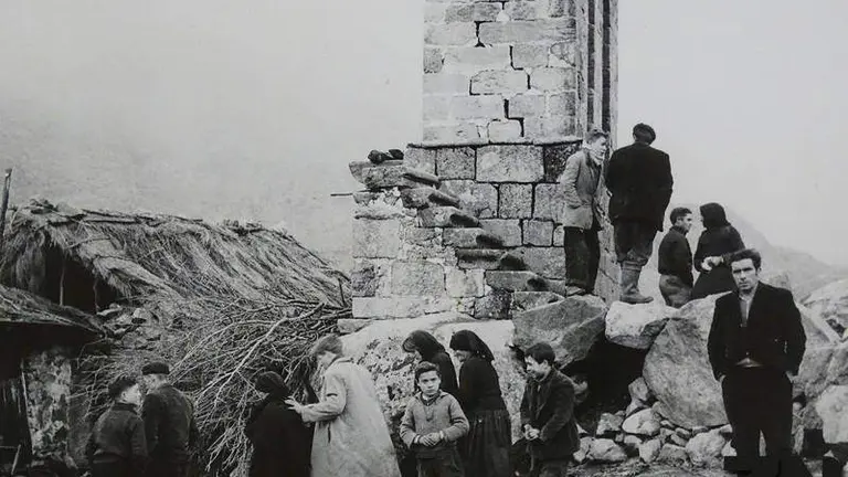 El antiguo campanario en el que se refugiaron los supervivientes