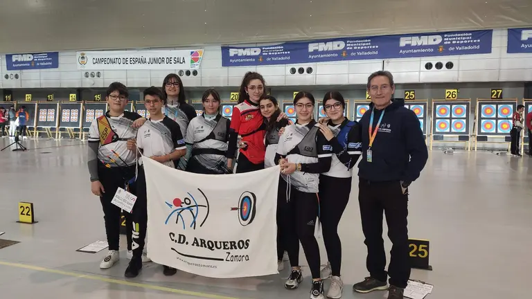 Expedición zamorana de menores junto a sus técnicos en el en el campeonato de España de Sala de Valladolid