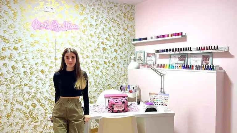 Nails by Alexia Toro