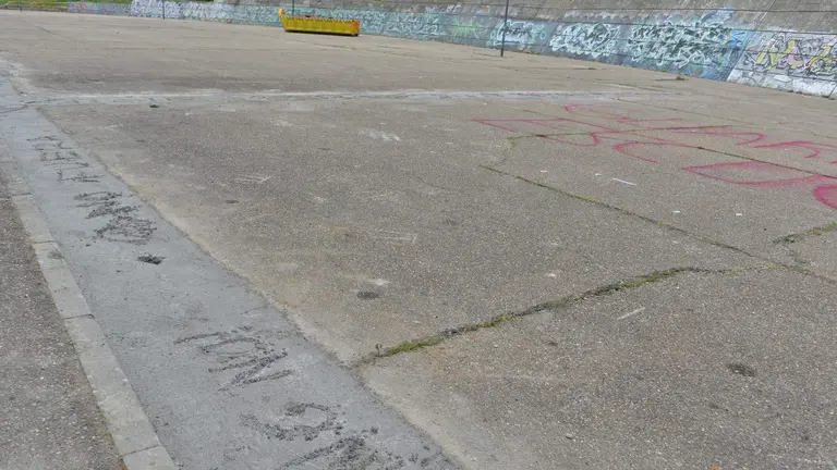 Pintadas en las obras del nuevo parking de La Vaguada_2