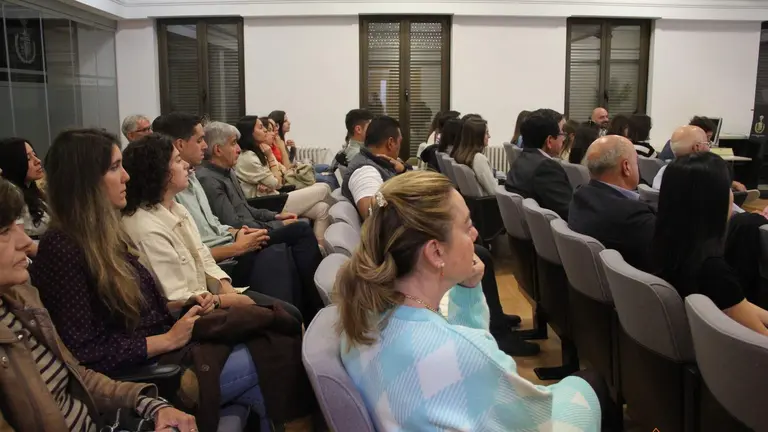 Acto de bienvenida a los nuevos MIR en el Ilustre Colegio Oficial de Médicos de Zamora_6