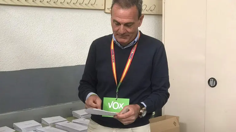 Javier Eguaras,  Vox