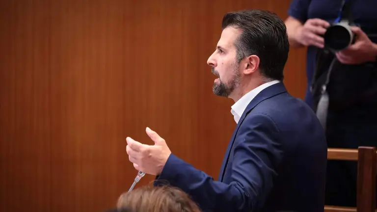 Luis Tudanca durante su intervención en las Cortes de CyL