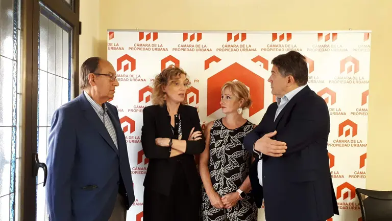 Visita a la oficina de información antiocupación en Zamora