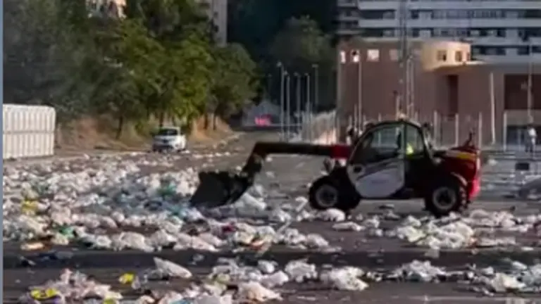 Recogida limpieza aparcamiento Ciudad Deportiva