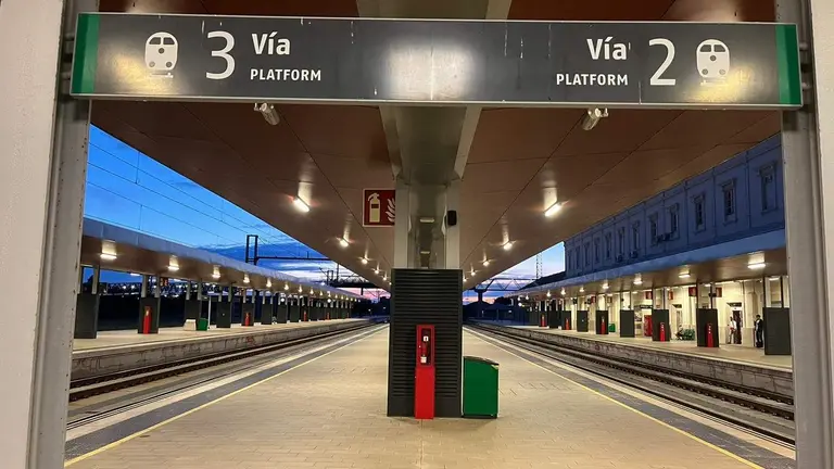 Tren Renfe en la estación de Zamora
