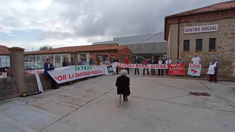 Concentración número 110 de la Plataforma en Defensa de la Sanidad Pública de Sayago. Fotografía: CEDIDA
