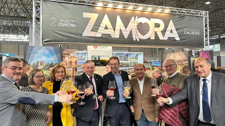 Javier Faúndez y representantes de Zamora en la Feria Internacional de Turismo Gastronómico Xantar