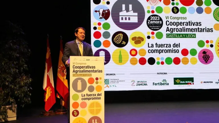 Alfonso Fernández Mañueco en el VI Congreso Regional de Cooperativas Agroalimentarias de Castilla y León_3
