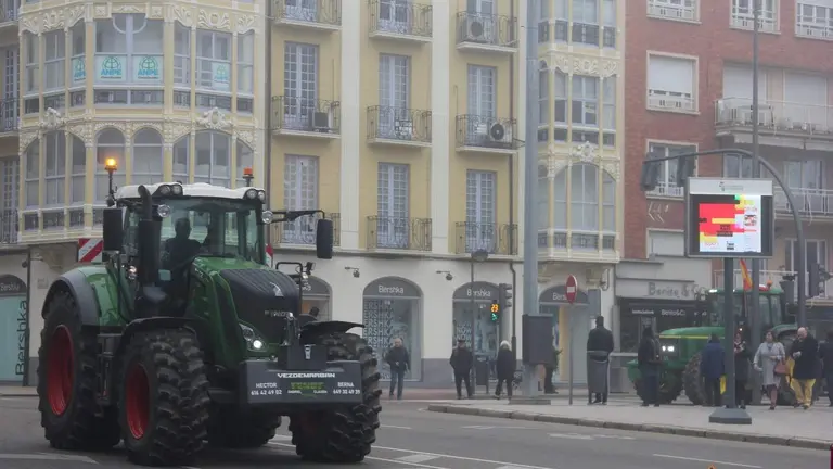 Tractorada por el centro de Zamora