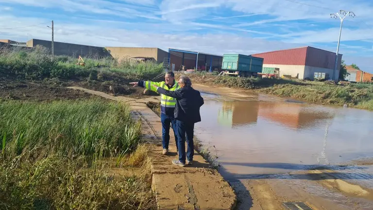 El presindente de la Diputación en Cerecinos de Campos