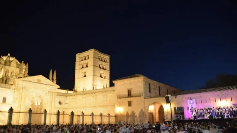 Sweet Charity Choir_5