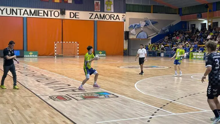 BM Zamora vs Cuatro Valles