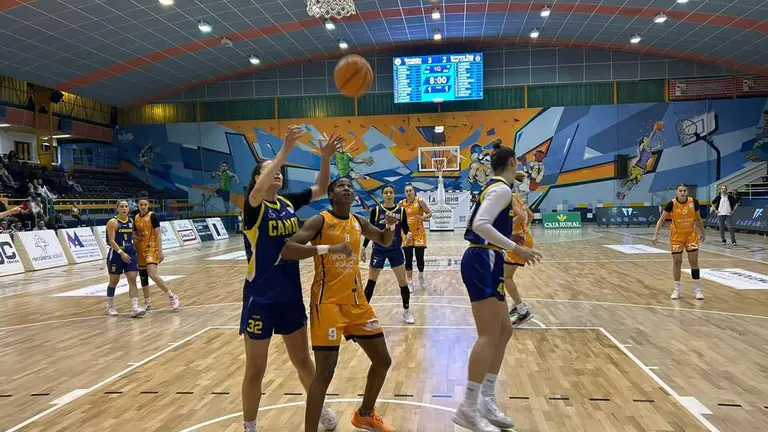 Zamarat vs Real Canoe