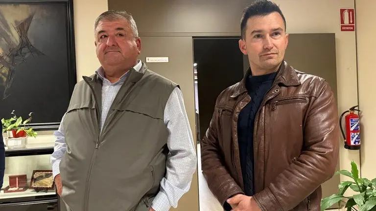 Jesús Hernández, alcalde de Ferreras de Abajo y Adrián Quirogas alcalde de Otero de Bodas 