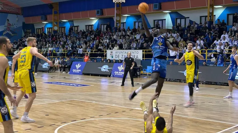 CB Zamora vs Ourense