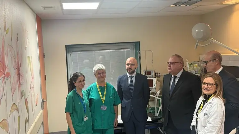 Visita consejero de Sanidad, Alejandro V&aacute;zquez Ramos al Virgen de la concha_7