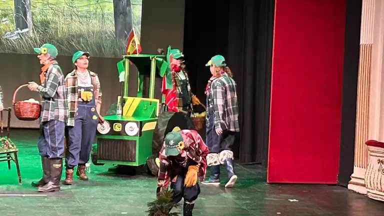 "Las Candilejas" arrancan la tarde de murgas en el Teatro Principal