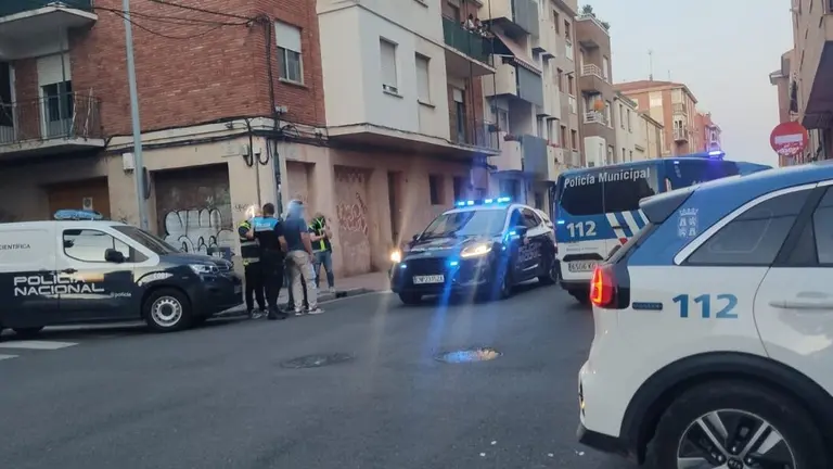 policía barrio bloque