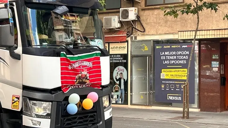 Los camioneros celebran a su patrón, San Cristóbal, por las calles de Zamora