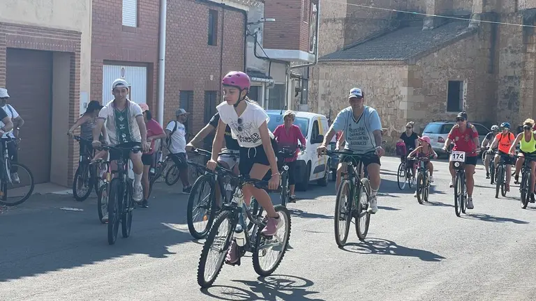 La marcha a Gallegos vuelve a marcar el verdadero inicio de las fiestas en Coreses