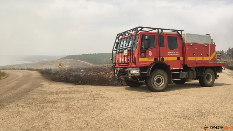 La UME actúa frente a los incendios que asolan Zamora