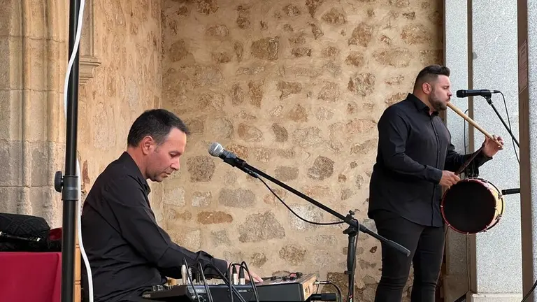 Pedraza en Clave de Folk en Zamora, Plaza de San Antolín_22