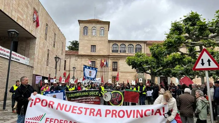 Manifestaci&oacute;n contra las plantas de biog&aacute;s Zamora _21