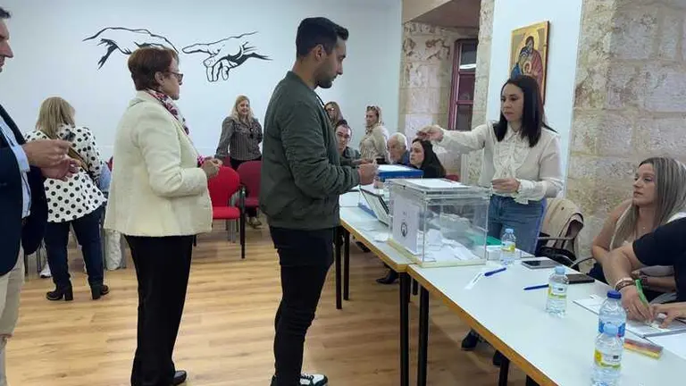 elecciones cofrad&iacute;a Esperanza Zamora _5