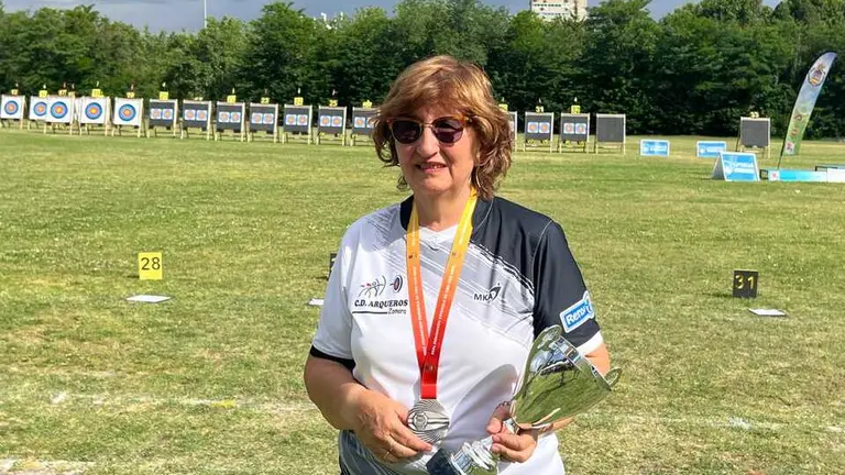 Mati Pe&ntilde;a con su medalla de plata