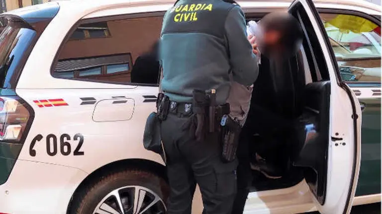 Uno de los detenidos en Fontanilas de Castro por la Guardia Civil
