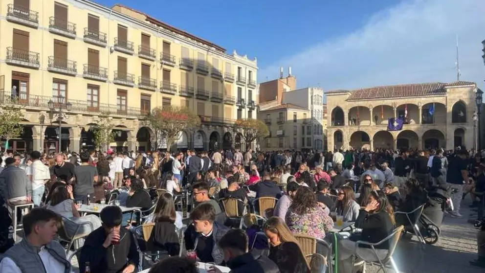 Plaza Mayor hasta la bandera