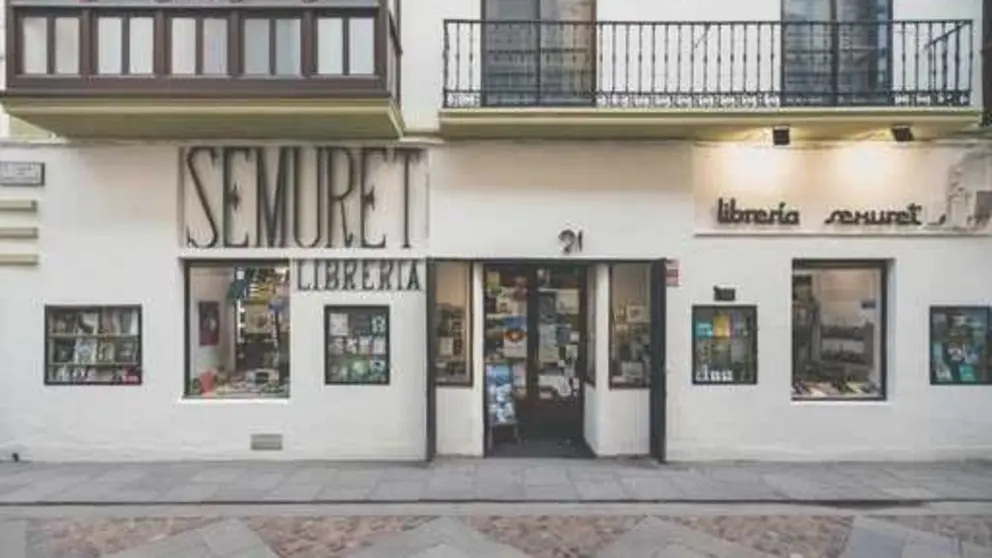Librer&iacute;a Semuret. Foto Facebook